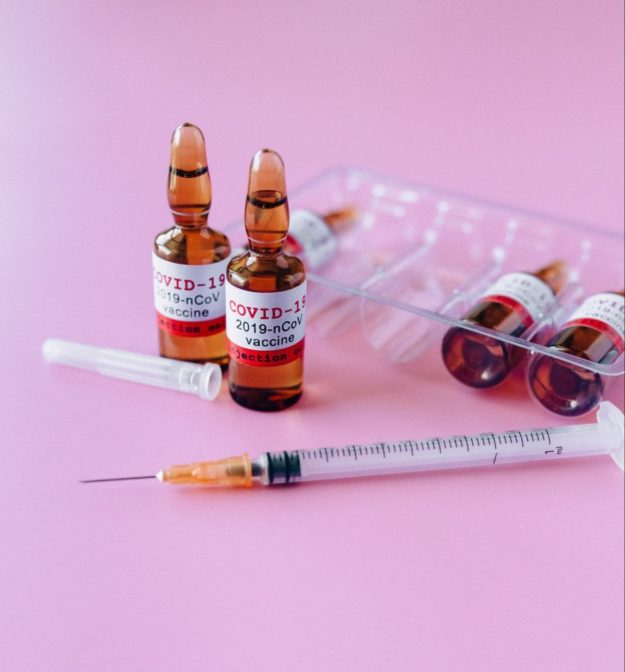 Szczepienia COVID-19